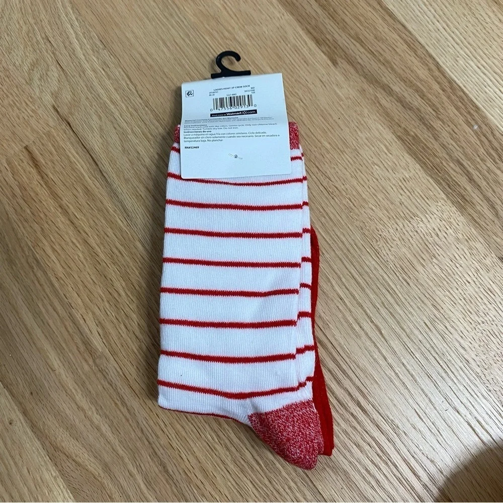 2 Pack Red Santa Crew Socks NEW Women 4-10 Red Striped White Christmas
